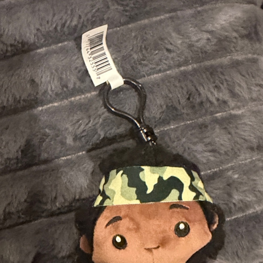 Stranger Things plush keychain Lucas - Picture 3 of 3